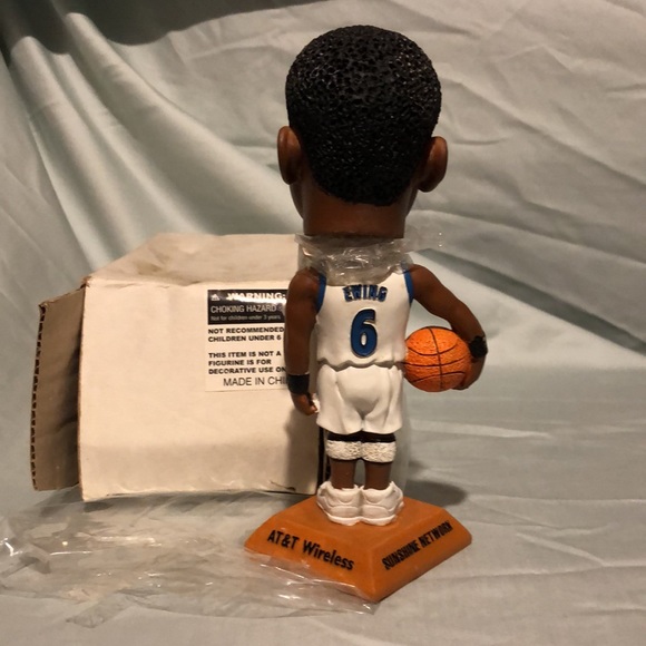 Patrick Ewing Bobble Head Collector Edition - Picture 2 of 9